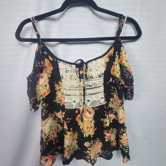 Ultra Floral Lace Cold Off Shoulder Boho Chic Top - Picture 4 of 8